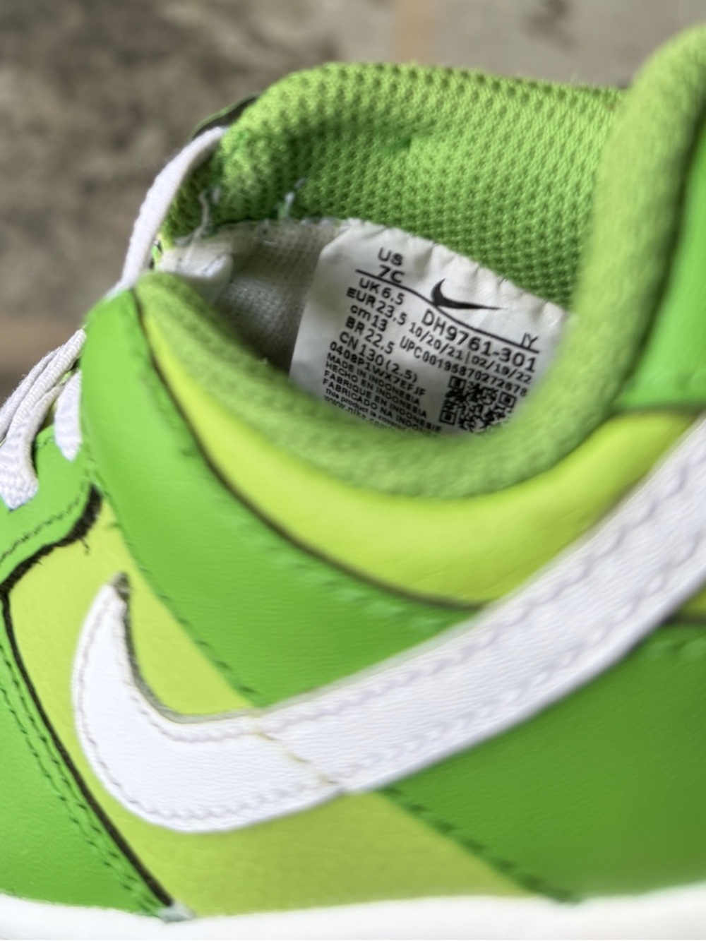 Boys 7C Nike Dunk Low “Green Bean” Green and White - Picture 5 of 5